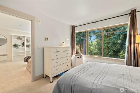 511 100th Avenue NE Bellevue WA 98004