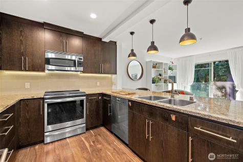 511 100th Avenue NE Bellevue WA 98004