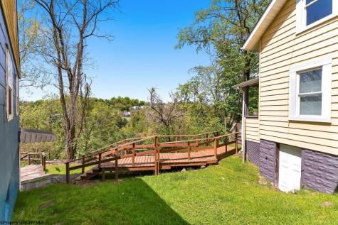 1024 Cayton Street Morgantown WV 26505