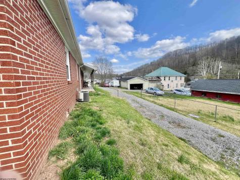 803 Airforce Road Weston WV 26452