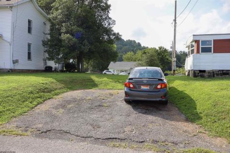 128 Coleman Avenue Clarksburg WV 26301