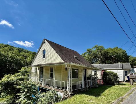 313 Thomas Avenue Nutter Fort WV 26301