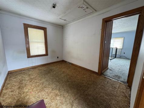 124 Chestnut Street Weston WV 26452