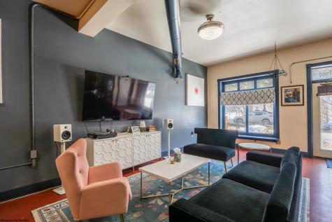 274 East Avenue Thomas WV 26292