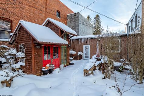 274 East Avenue Thomas WV 26292
