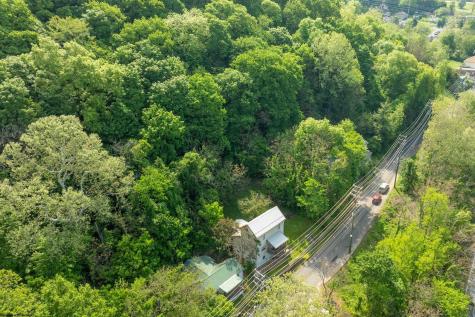 1951 Listravia Avenue Morgantown WV 26505