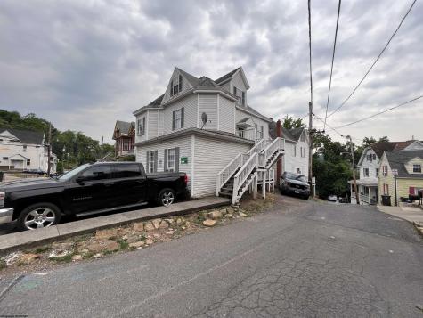 382 Forest Avenue Morgantown WV 26505