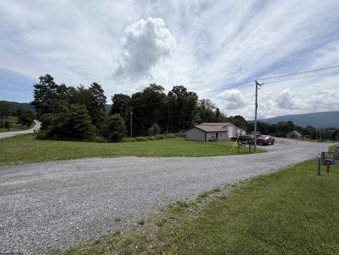 25 Arrowhead Lane Dryfork WV 26263