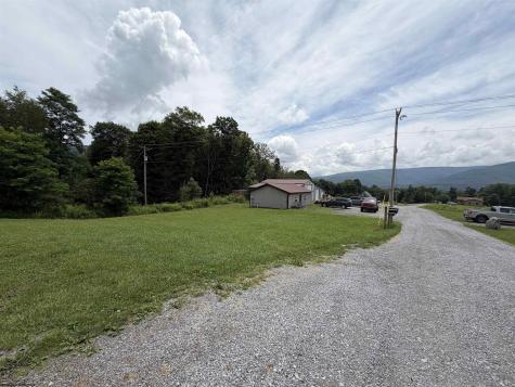 25 Arrowhead Lane Dryfork WV 26263