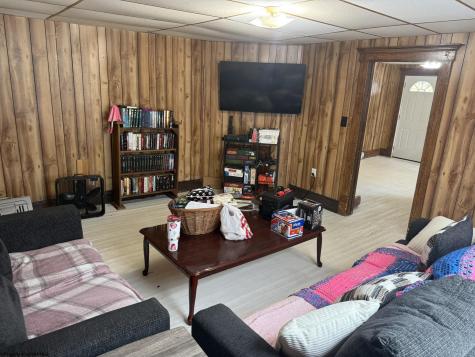 513 Indiana Avenue Nutter Fort WV 26301