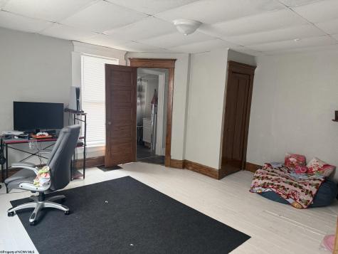 513 Indiana Avenue Nutter Fort WV 26301