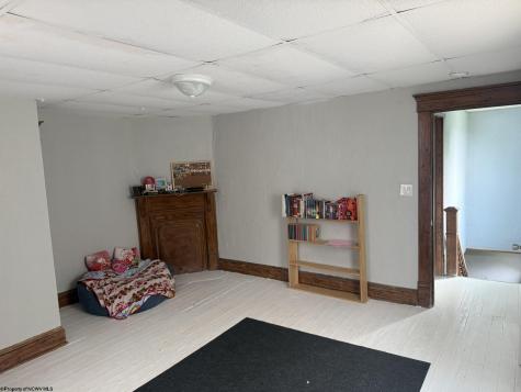 513 Indiana Avenue Nutter Fort WV 26301