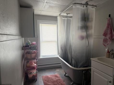 513 Indiana Avenue Nutter Fort WV 26301