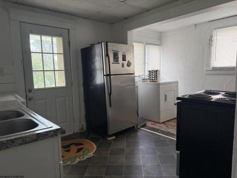 513 Indiana Avenue Nutter Fort WV 26301