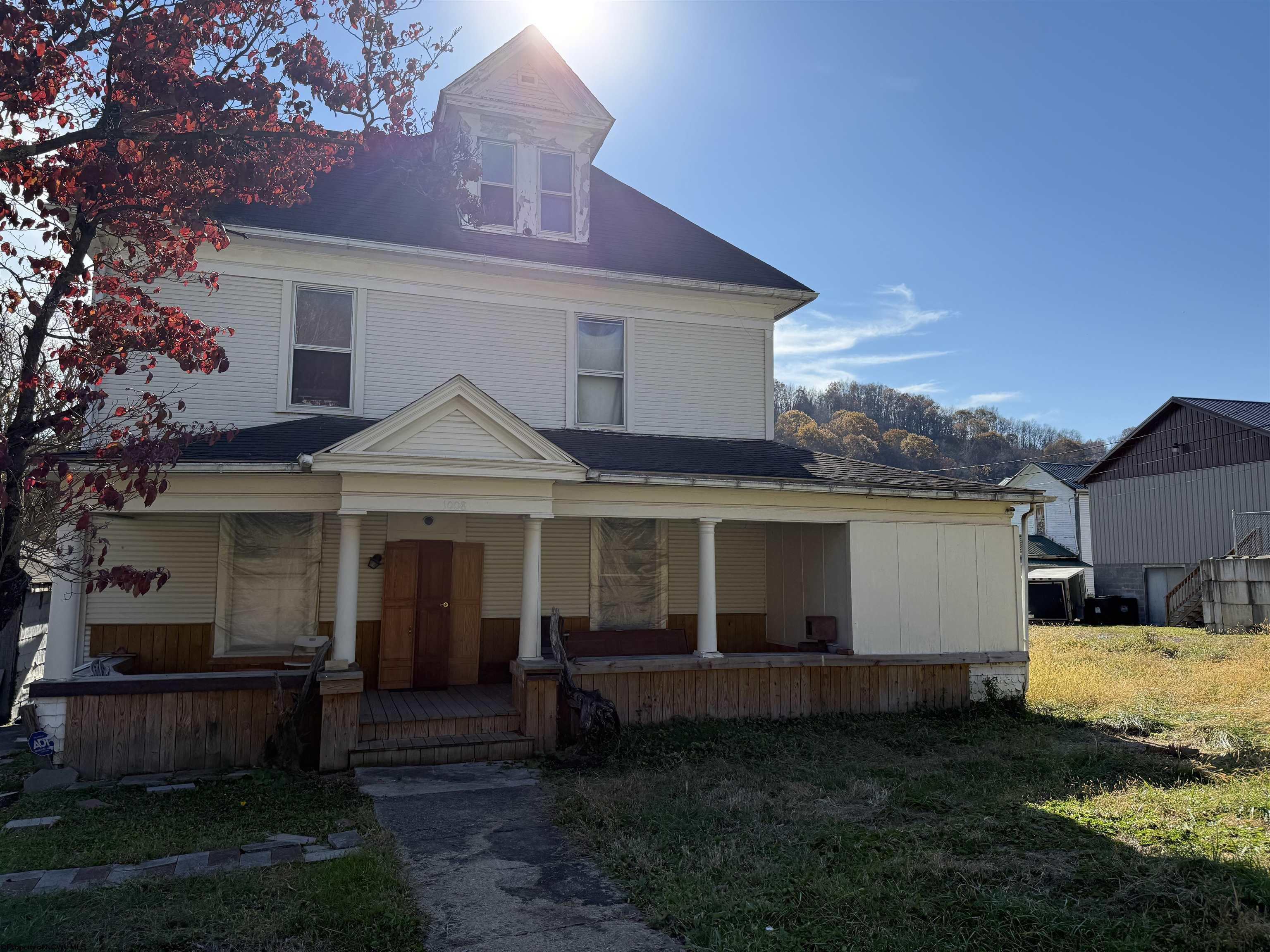 1008 E Main Street Mannington WV 26582
