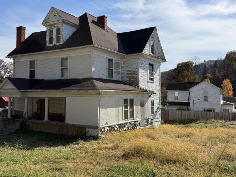 1008 E Main Street Mannington WV 26582