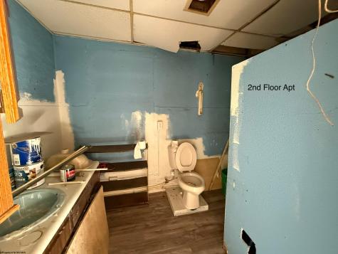 1008 E Main Street Mannington WV 26582