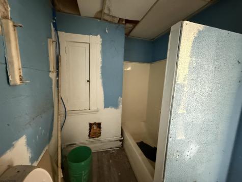 1008 E Main Street Mannington WV 26582