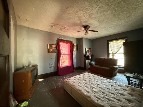 1008 E Main Street Mannington WV 26582