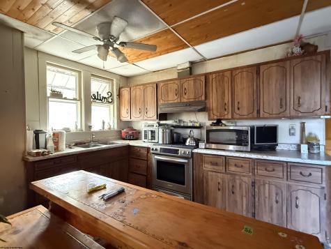 1008 E Main Street Mannington WV 26582
