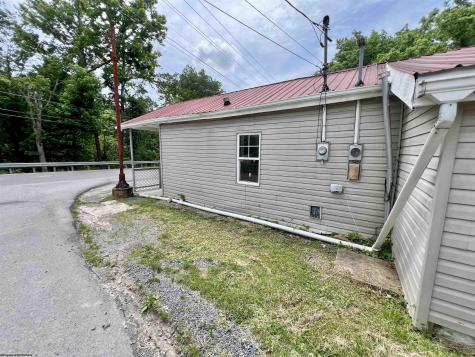 5 Lytle Lane Frametown WV 26623