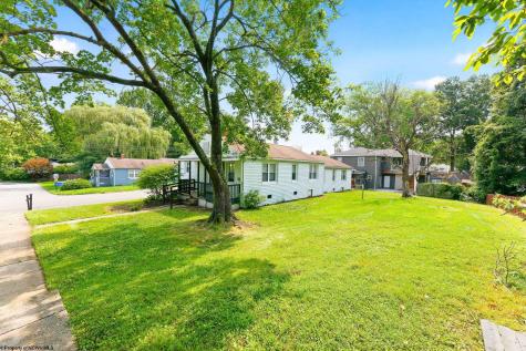 321 Riverview Avenue Westover WV 26501