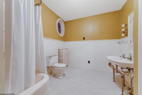 1266 National Pike Road Hopwood PA 15445