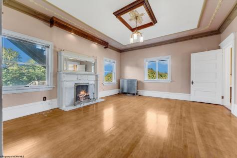 1266 National Pike Road Hopwood PA 15445