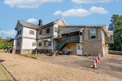 1266 National Pike Road Hopwood PA 15445