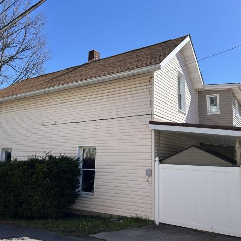 106 E High Street Kingwood WV 26537