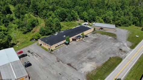 743 Thornton Pike Grafton WV 26354