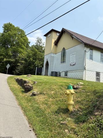 1276 Hoult Road Fairmont WV 26554