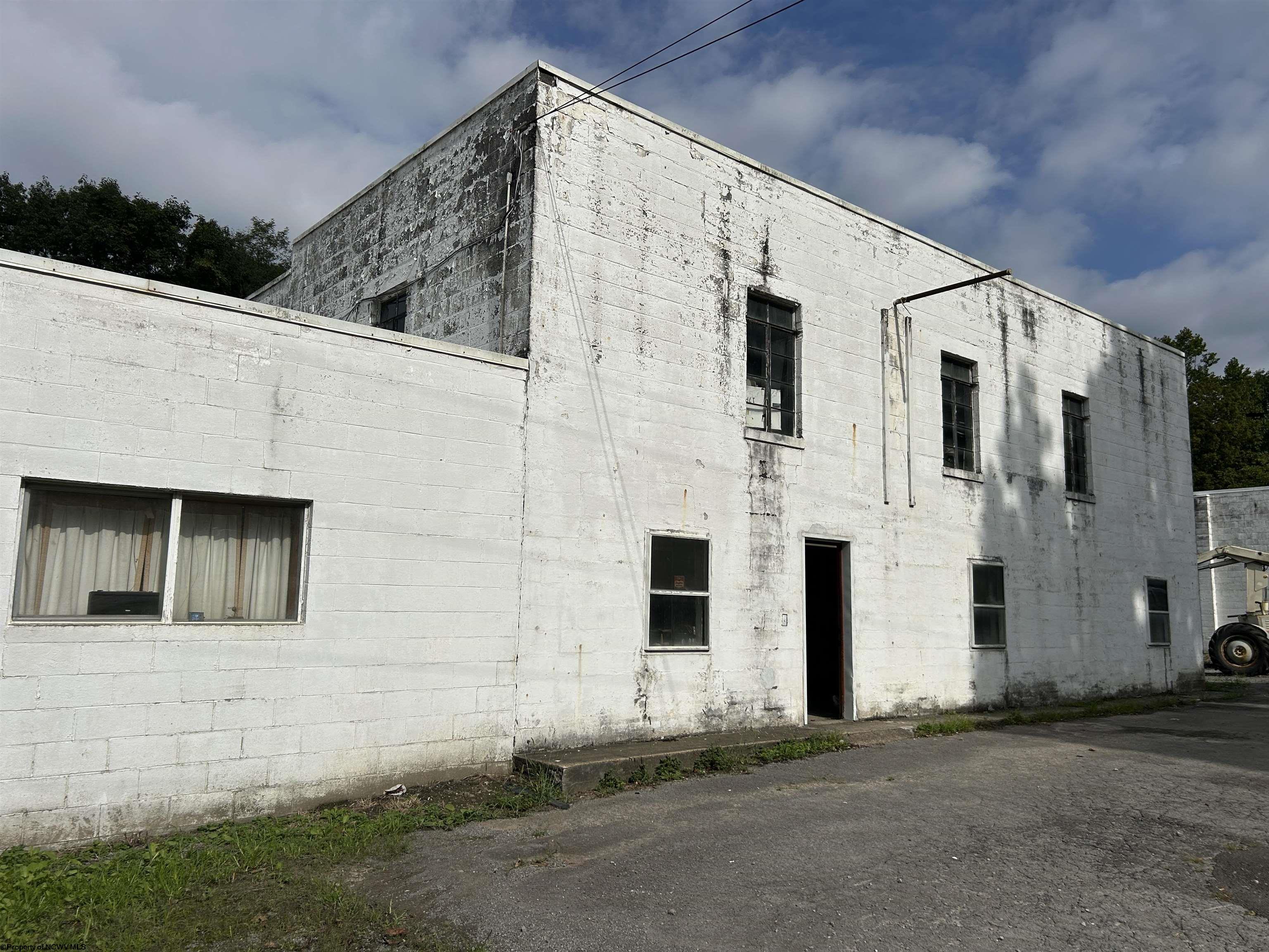 306 Kingston Road Kingwood WV 26537