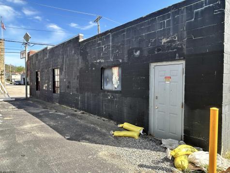 64 Valley Street Salem WV 26426