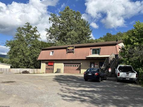 38 Morgantown Pike Belington WV 26250
