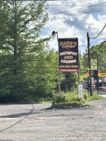 38 Morgantown Pike Belington WV 26250