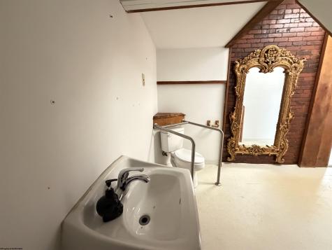 122 Yates Avenue Grafton WV 26354
