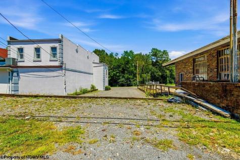 122 Yates Avenue Grafton WV 26354
