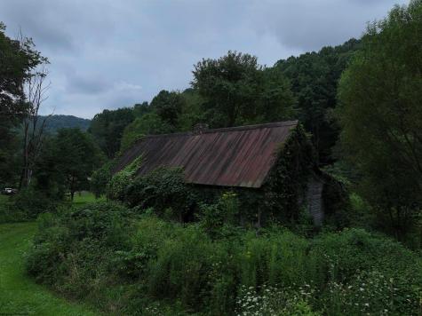 162 Sheets Hollow Road Wana WV 26590