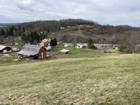 16 Meadowdale Road Fairmont WV 26554