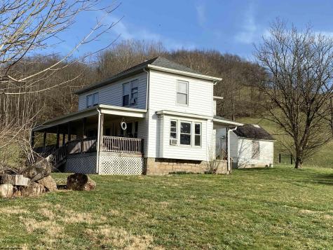16 Meadowdale Road Fairmont WV 26554