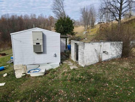 1945 Wilson Ridge Road Duck WV 25063