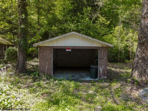 136 Birch Hollow Road Morgantown WV 26508