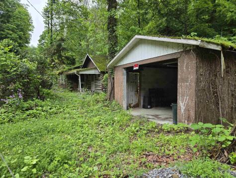 136 Birch Hollow Road Morgantown WV 26508
