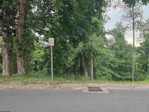 12 Overhill Road Fairmont WV 26554