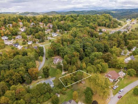6 Thistledown Lane Morgantown WV 26508