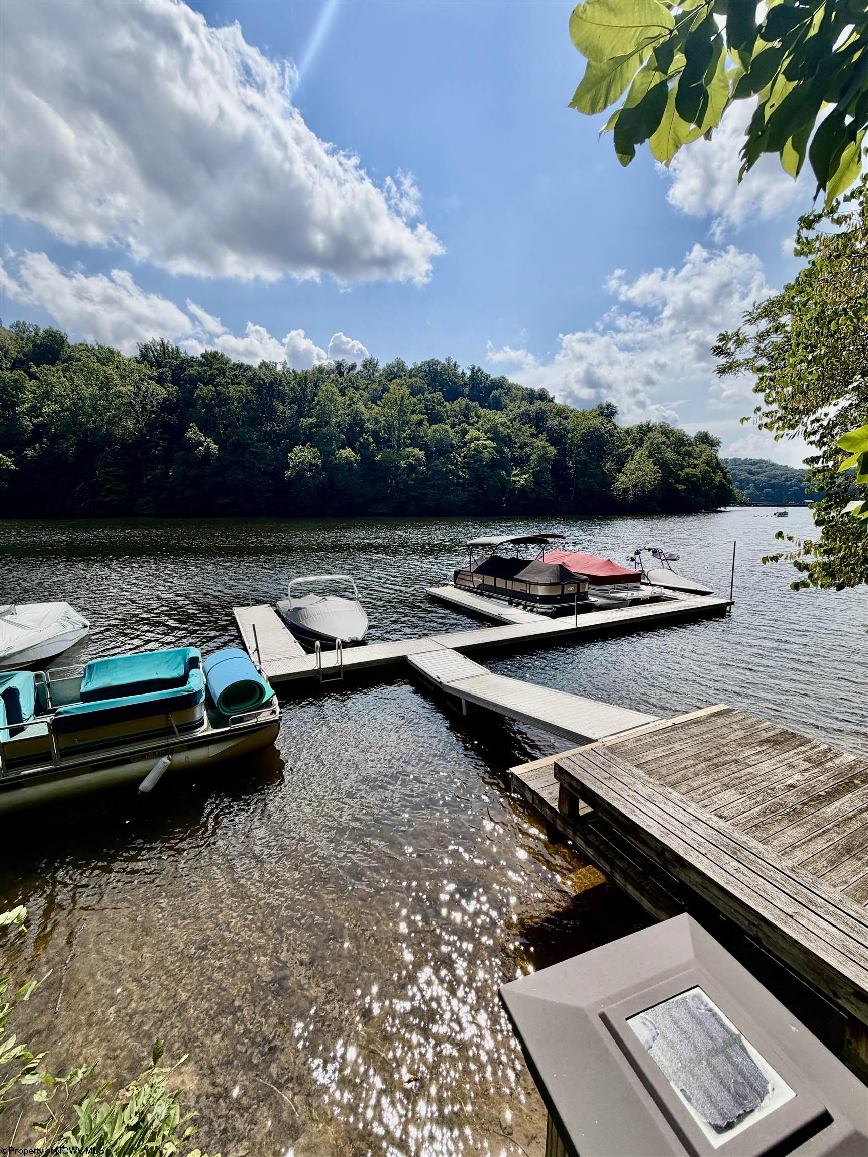 212 Stoney Lane Morgantown WV 26508
