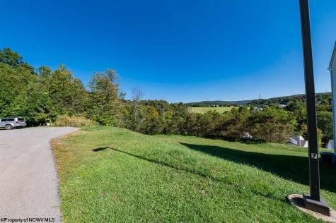 17 Brookdale Drive Morgantown WV 26508