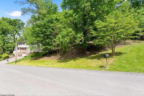104 Forest Drive Morgantown WV 26505