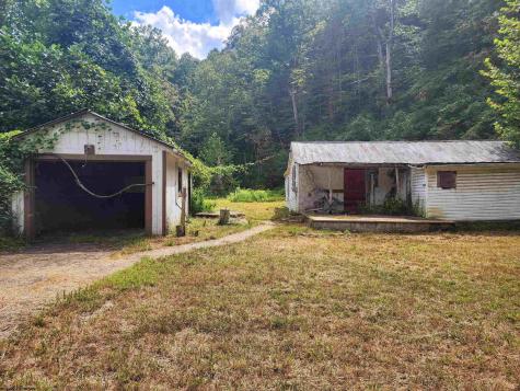 166 Brown Road Wallace WV 26448-8547